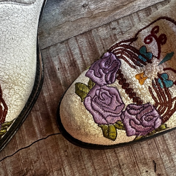 Women's Old Gringo mules slip-ons distressed skulls skeleton embroidered 8 - Picture 7 of 9